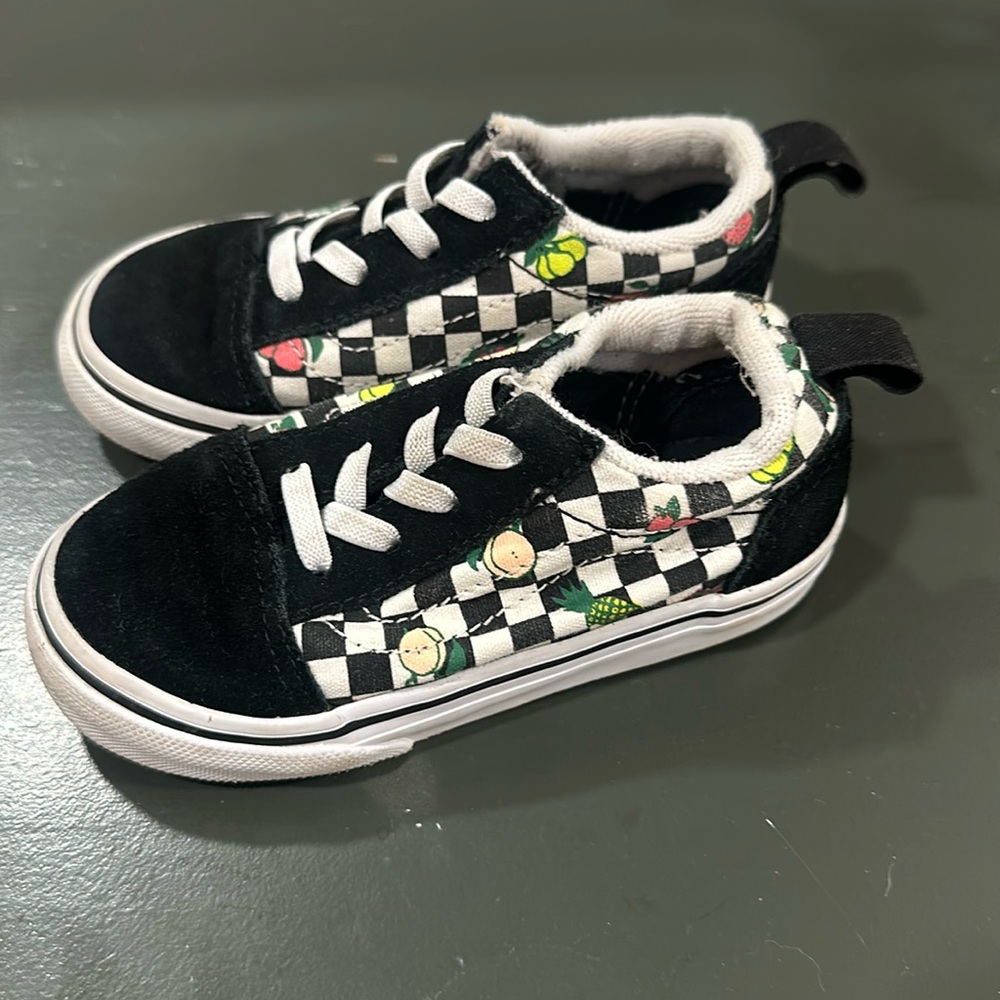 Checkered fruit vans C7